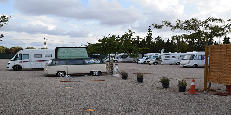 Parking de caravanas autocaravanas y furgonetas campers en